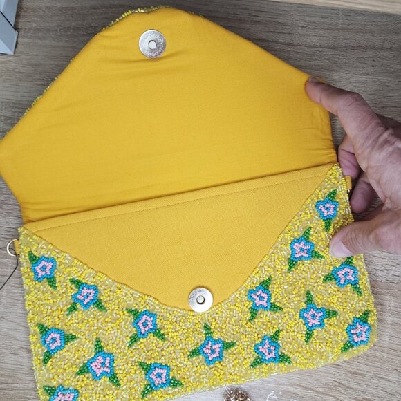 KAYLEE Yellow Floral Beaded Envelope Clutch Crossbody Bag NWT - Picture 3 of 6